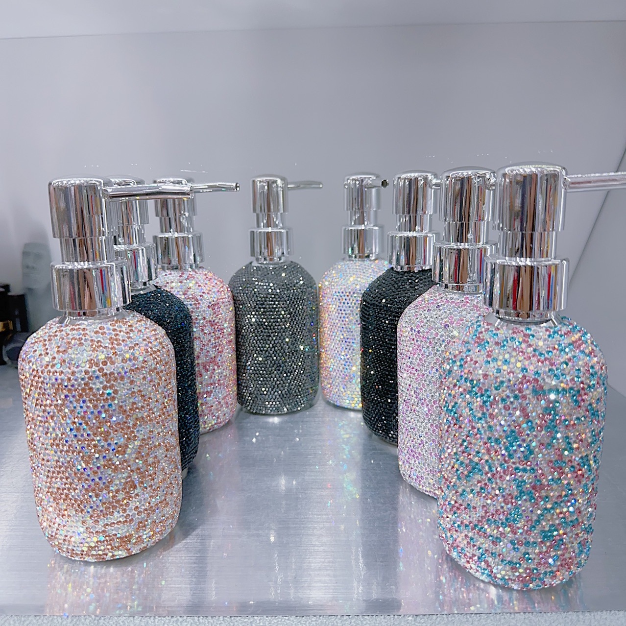 大容量洗头水分装瓶按压式沐浴露乳液空瓶家用创意镶钻洗手液瓶子