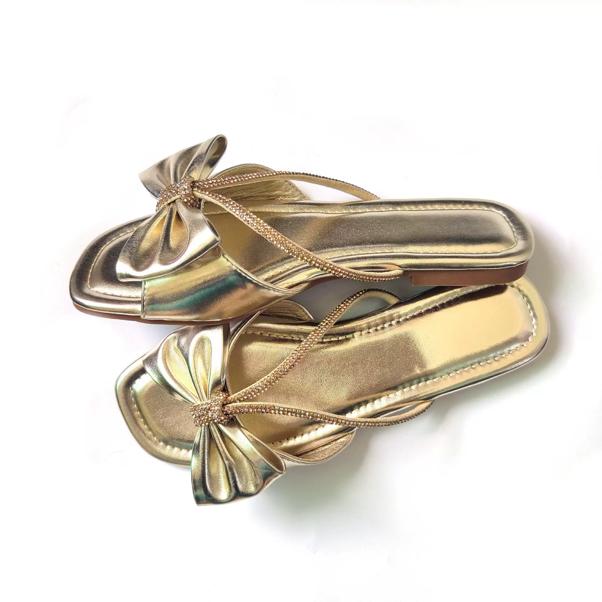 法式夏季拖鞋2025新款凉拖鞋低跟仙女甜美一字水钻方头凉鞋