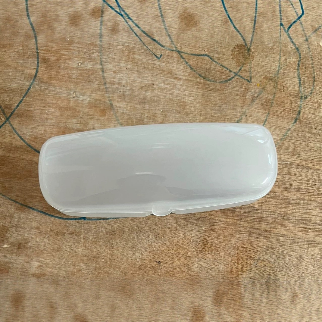 Estuche para gafas esmeriladas, espejo portátil para leer antipresión, espejo plano, caja de almacenamiento de plástico tipo gota de agua de color, carcasa dura simple