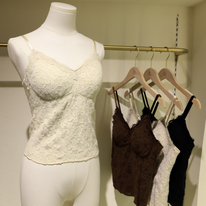 Autumn and Winter Light Luxury down Yarn Lace Lingerie for Women with Built-In Bra Pads, No Need to Wear a Bra, Sexy Slimming Camisole