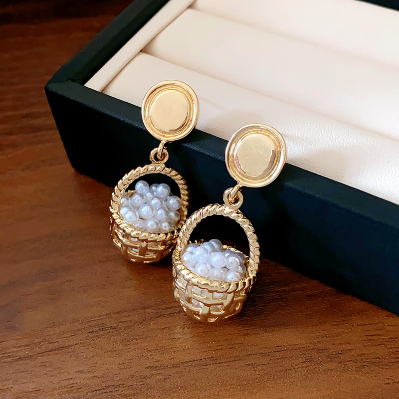 21g Weight 925 Sterling Silver Ear Needle Material Earrings Classification Park, Masquerade, Date Occasion Imitation Pearl Material Geometric Pattern Women's Gender Inlaid Pearls Design Retro Style Silver Needle Cabas Artificial Pearl Earrings Retro Unique Design Earrings Niche Exquisite New Earrings Wholesale 6