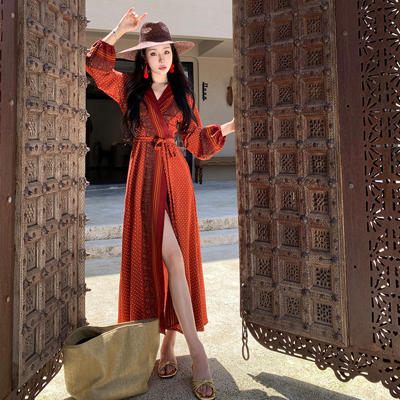 沙漠红色异域风连衣裙女夏西北拍照度假防晒沙滩裙子新疆旅游穿搭