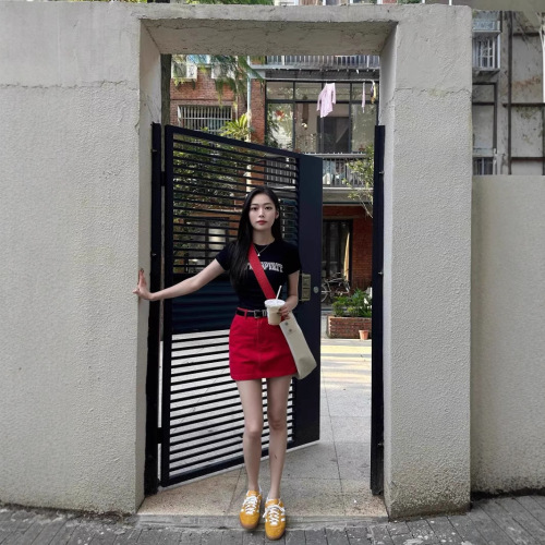 American Retro Red High-Waisted Denim Short Skirt for Women Summer Hot Girl Nipple Covering A-Line Skirt Slimming Bustier Skirt