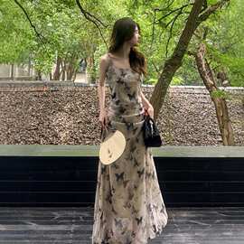 海边度假绝美吊带连衣裙子2025新款女初夏季穿搭今年流行爆款长裙