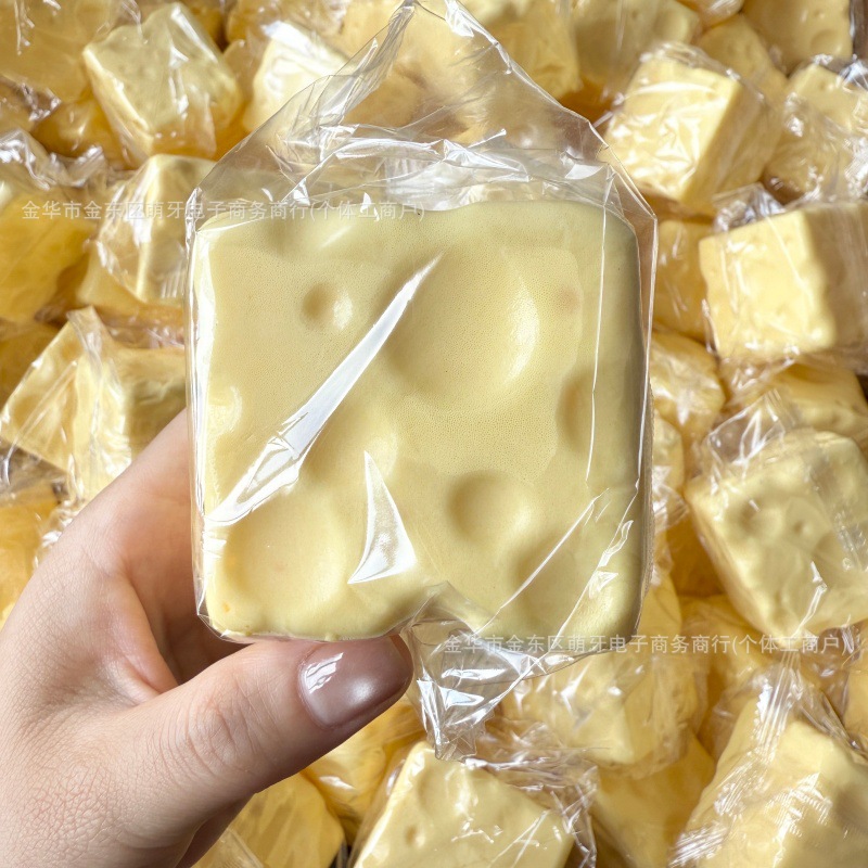 Transfronterizos queso simulado de venta caliente pellizco Le descompresión rebote lento queso cuadrado super queso ventilación artefacto mágico mayorista