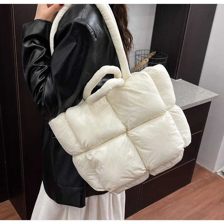 Cross-Border Exclusive Supply of Down-Filled Cotton Bags for Women, Simple Cotton-Filled Space Bags, Tote Bags, Soft Checkered Handbags, Shoulder Bags Cross-Border Exclusive Supply of Down-Filled Cotton Bags for Women, Simple Cotton-Filled Space Bags, Tote Bags, Soft Checkered Handbags, Shoulder Bags
