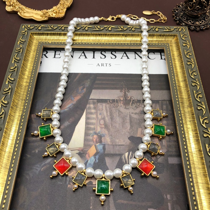 88g Weight Rhinestones Inlay Material Necklace Classification 1 Piece Quantity 1 Piece Retro Square Alloy Inlay Rhinestones Women's Necklace