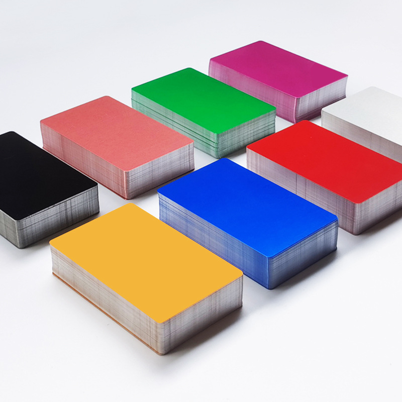 Multi-color metal hoja de aluminio/marcado láser tarjeta de visita/grabado de depuración material/aleación de magnesio de aluminio máquina de fibra óptica 100 hojas