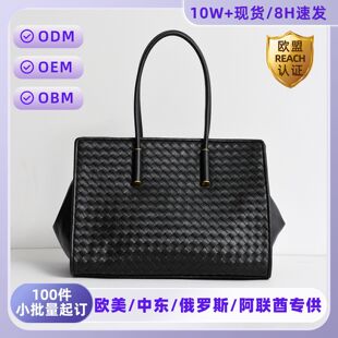 �羳���ذ�Ʒ��ƽ�澎���μ���������r�аٴ�ͨ�ڰ����l����Ů��