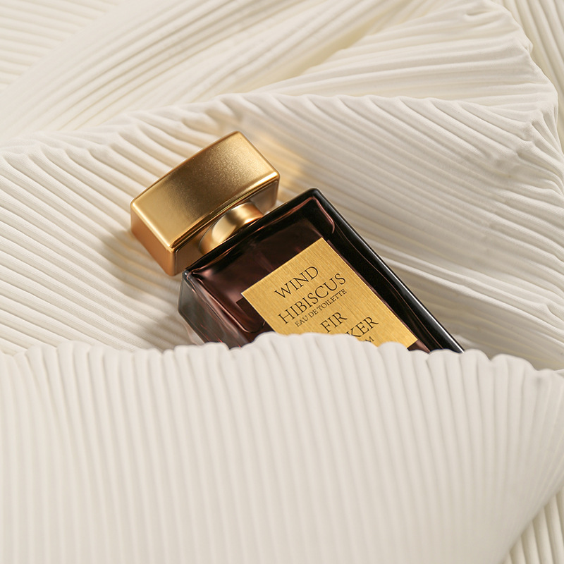 Žhavý nový parfém 2024 Trvalý dámský parfém Trvalá vůně Svěží tón dřeva Neutrální malý vietnamský parfém_voghion.com