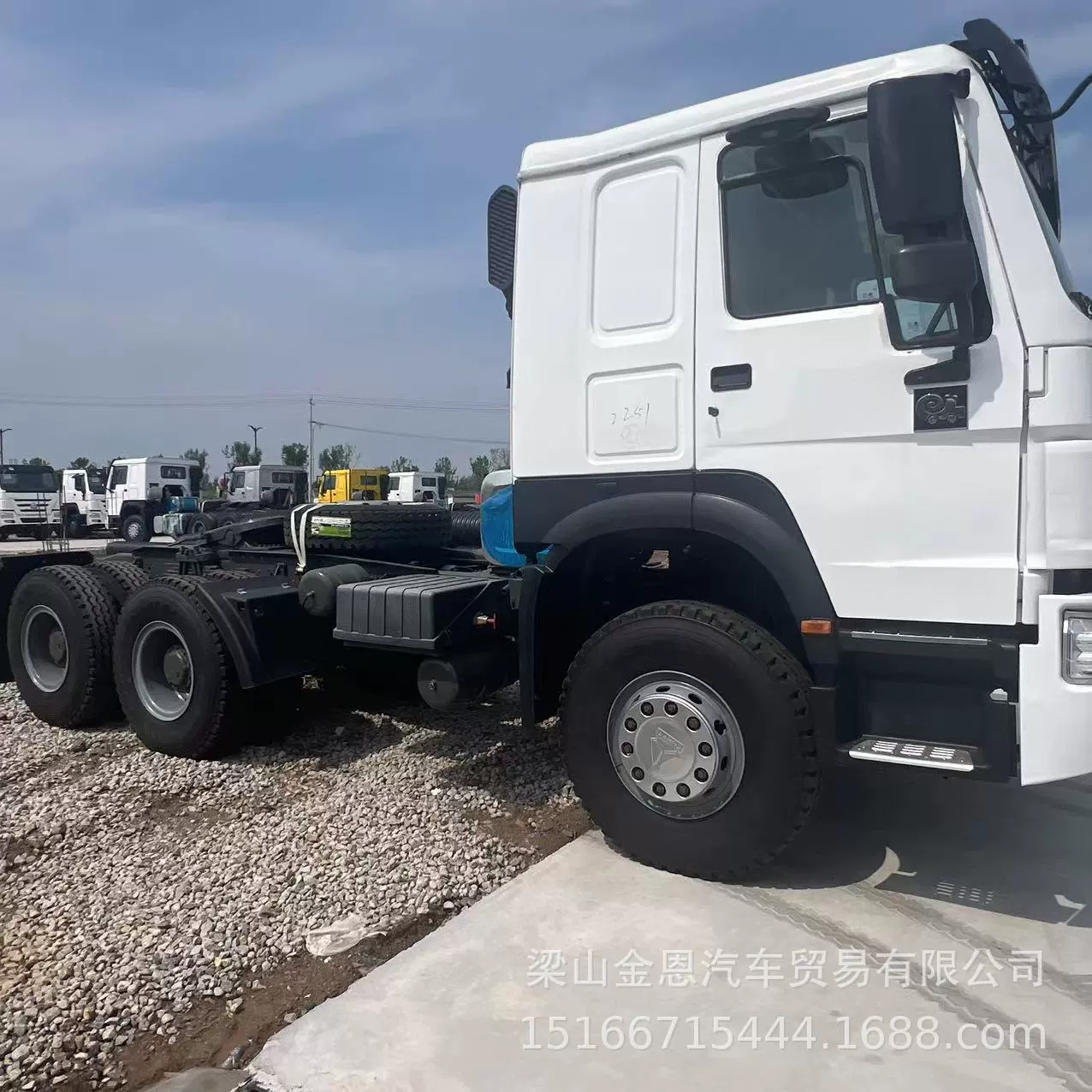 Продажа подержанных экспортных тягачей, портовых тягачей для доков, тягачей для транспортировки багажа в аэропортах и прицепных тягачей.