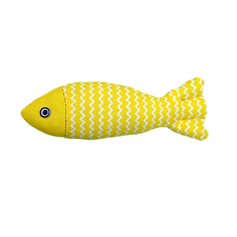 猫のおもちゃは猫の麻布の魚をからかいます。|undefined