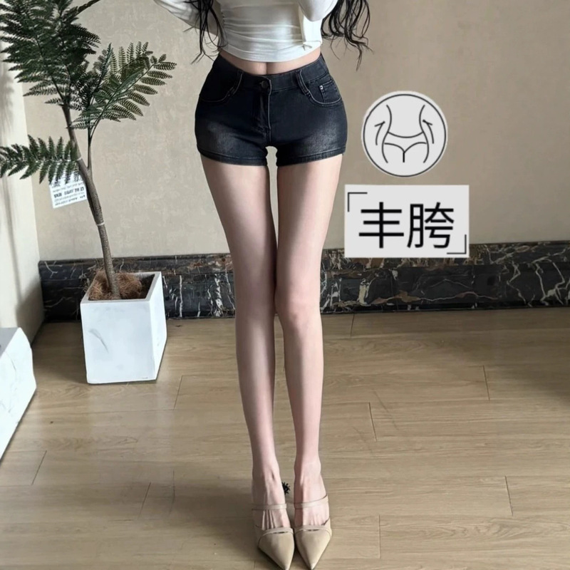 American Retro Washed Denim Shorts for Women, New Summer Style, Low-Waisted, Slimming, Tight-Fitting, Stretchy, Hip-Enhancing Hot Pants American Retro Washed Denim Shorts for Women, New Summer Style, Low-Waisted, Slimming, Tight-Fitting, Stretchy, Hip-Enhancing Hot Pants