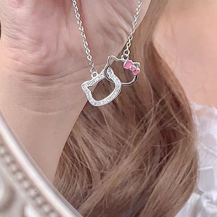最新の売れ筋のネックレスの気質の蝶の愛のネックレスの女性の清新な百合のデザイン感がいっぱいです。|undefined