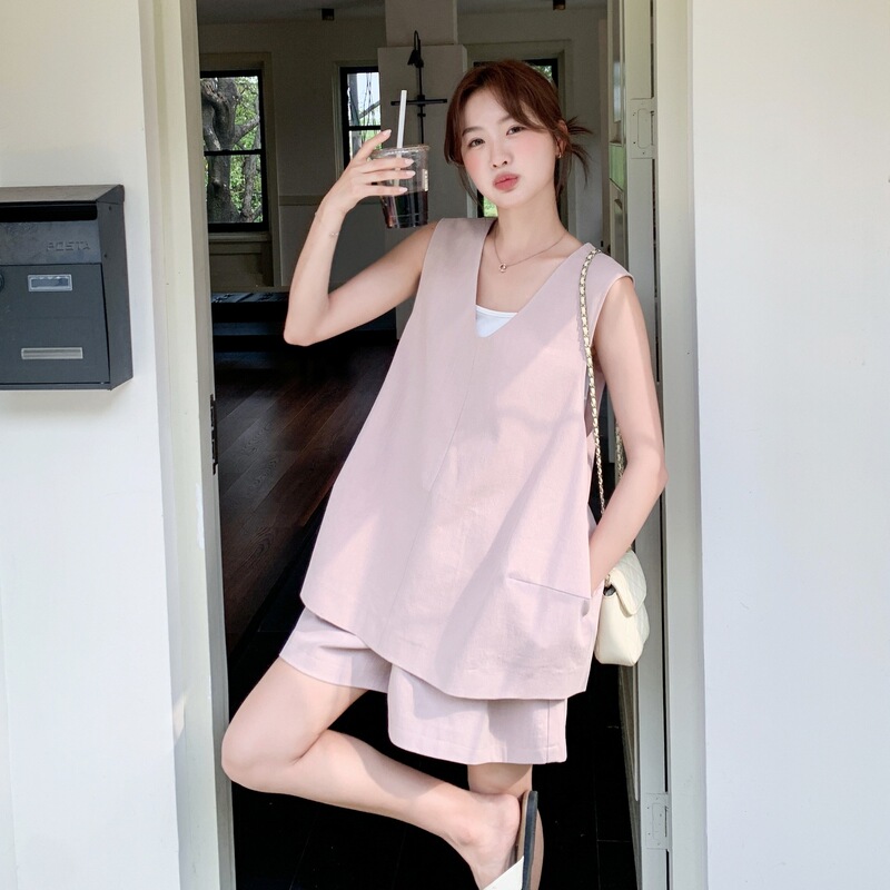 Lazy Style Casual Outfit Vest Set for Women, Summer 2026 New Style Sleeveless Top and Wide-Leg Shorts Two-Piece Set
