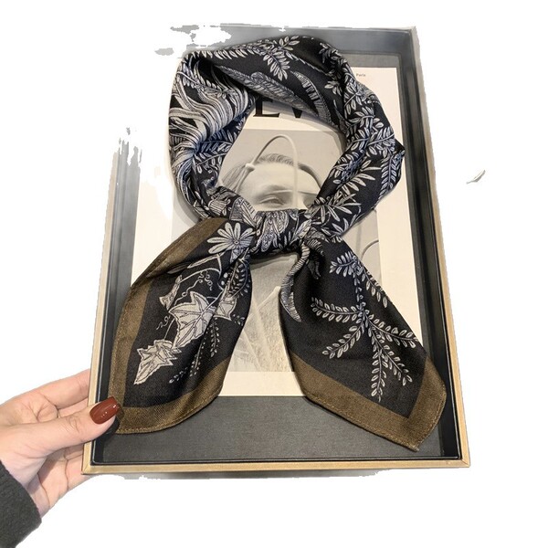 Fashionable high-end demi-season ethnic handkerchief