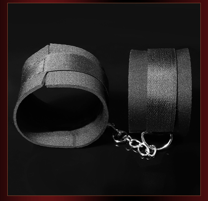 Adjustable Leg Spreader Restraint Belt with Nipple Clamps and Handcuffs for Couples — detail image 14
