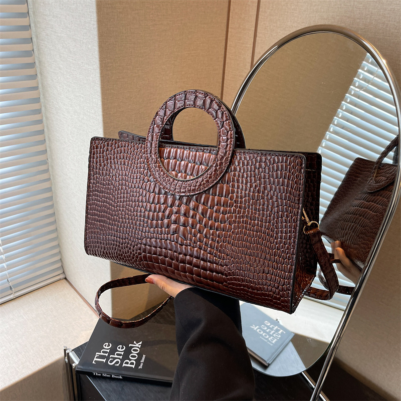 INS nicho anillo de moda bolso 2023 invierno nueva moda color sólido casual cocodrilo patrón hombro bolsa de mensajero