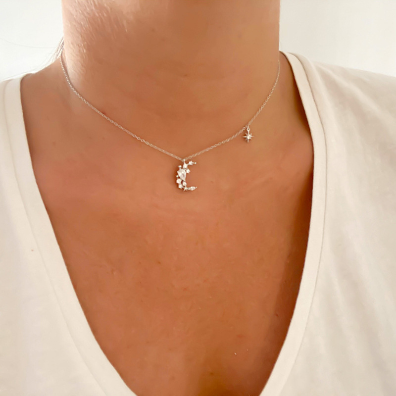 European And American S925 Silver Inlaid Zircon C-shaped Moon Clavicle Chain display picture 5