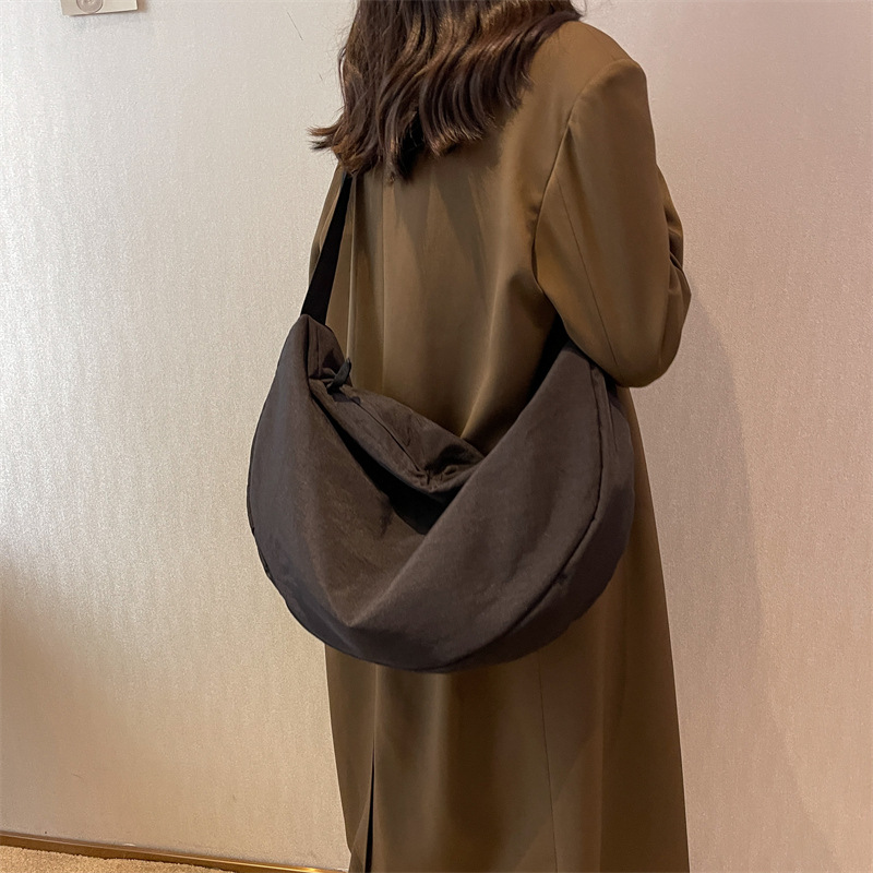 Women's Nylon Shoulder Bag Large Capacity Student Tote Commuter Crossbody Dumpling Bag Minimalist Soft Canvas Bag - Thumbnail 3