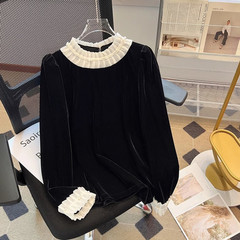 黒い金のベルベットの上着の女性のデザイン感の初春の服装2025の新型のヘボン風のシャツの中に長袖の底のシャツを掛けます。
