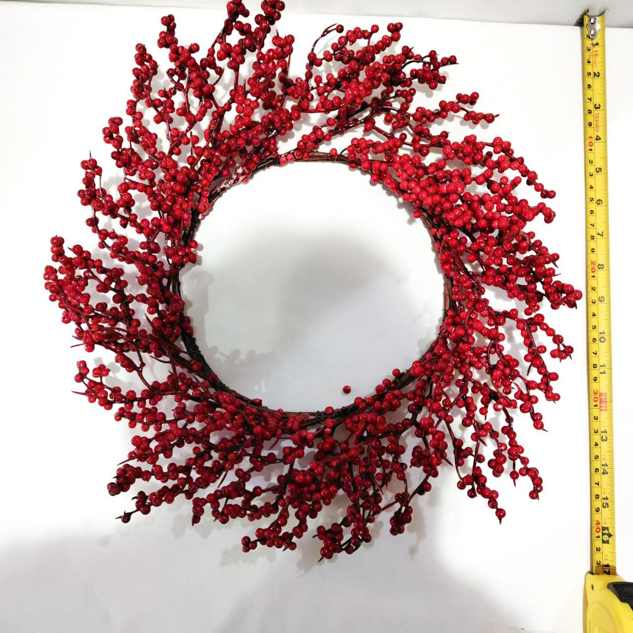 Adornos navideños, guirnaldas de piñas, flores decorativas de bolas rojas, puertas de guirnaldas de agujas de pino de alta gama, adornos de guirnaldas