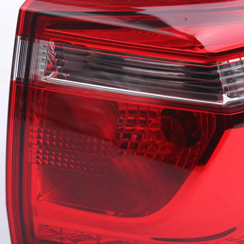Suitable for Wuling Hongguang S3 rear tail lamp assembly reversing brake lamp Hongguang S3 rear bumper lamp fog lamp left and right tail lamp cover