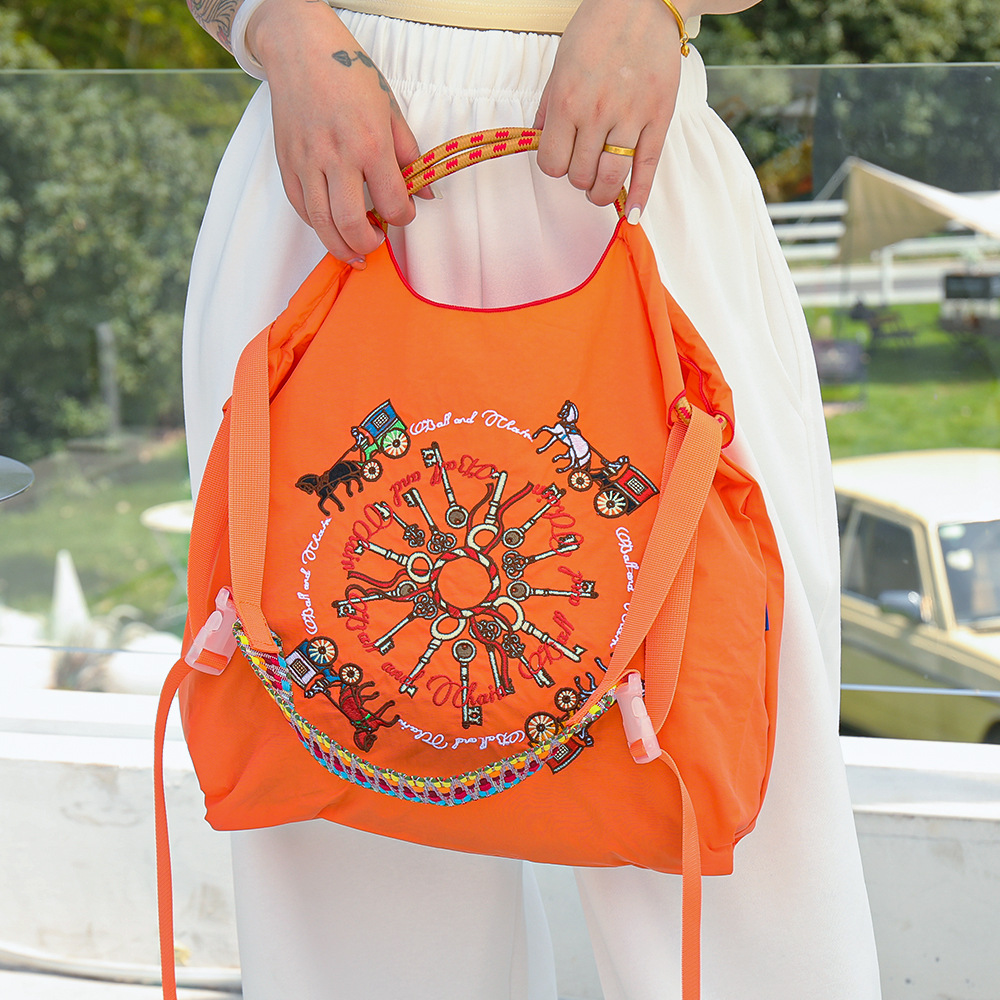 주황색 열쇠 마차