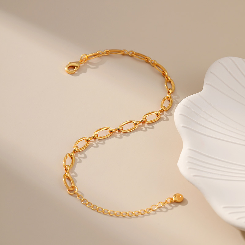 Simple Style Oval Solid Color Copper Plating Hollow Out Bracelets 1 Piece