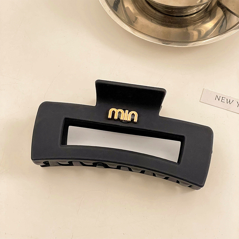 Pinza de pelo esmerilado negro horquilla femenina celebridad de Internet 2023 nueva Cabeza trasera clip de tiburón pelo Chuck clip de pelo tocado