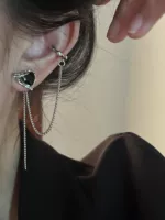 Маленькие Premium Sweet Cool Love для ушей для костей, интегрированные серьги с серьгами 2023 Новый взрывной стиль
