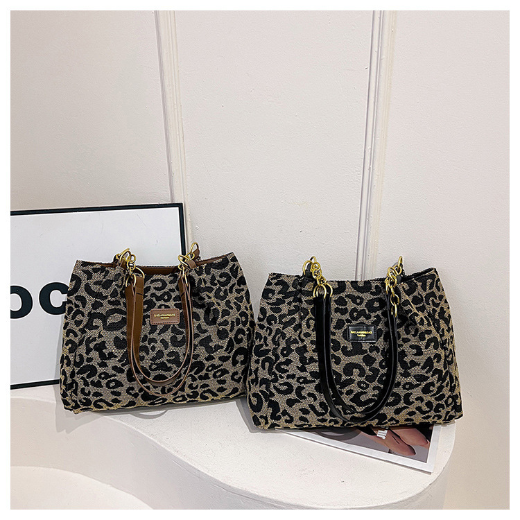 Bolsos de hombro con estampado de leopardo de gran capacidad para viajes de moda retro en Europa y los Estados Unidos nuevos bolsos tote para el ocio de otoño e invierno