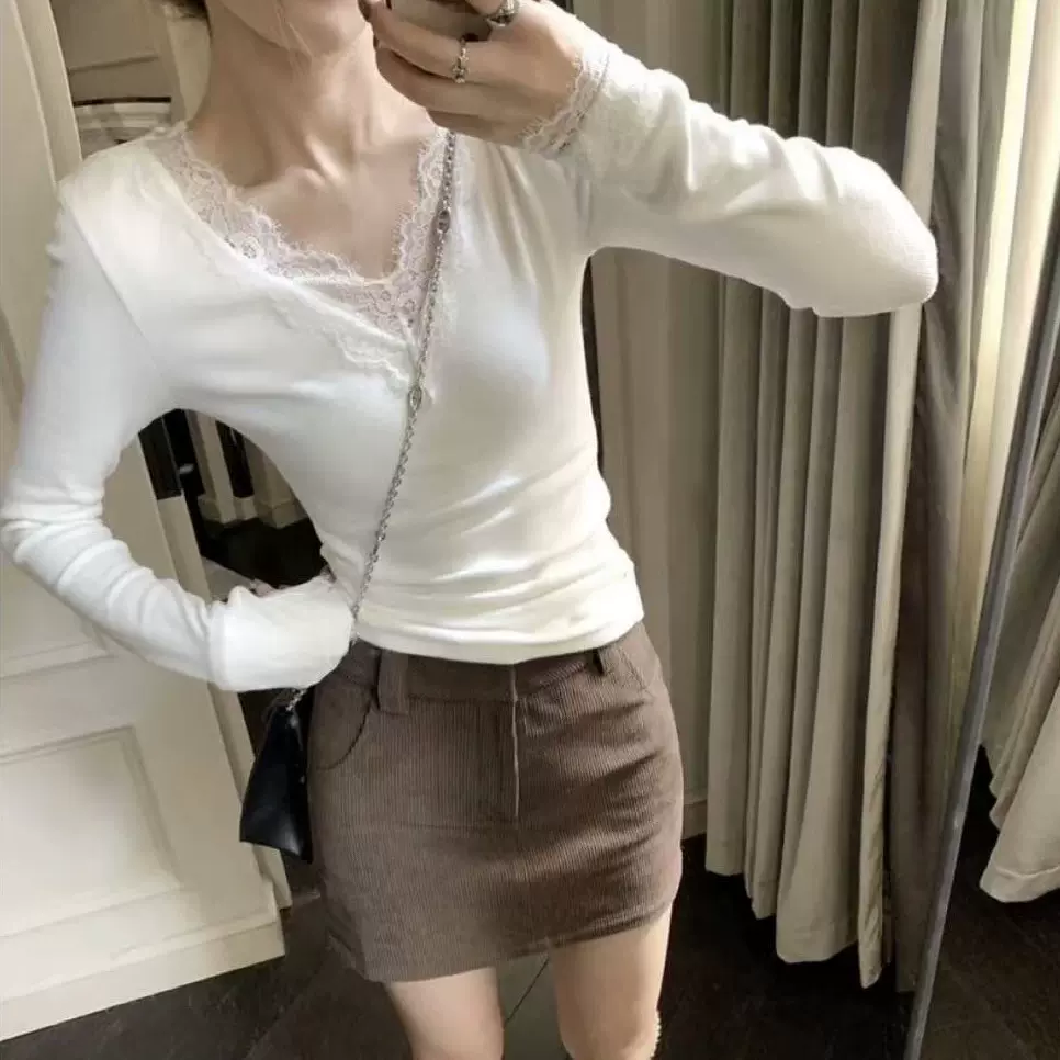 秋冬款纯欲风白色蕾丝打底衫女内搭修身显瘦v领针织衫保暖上衣