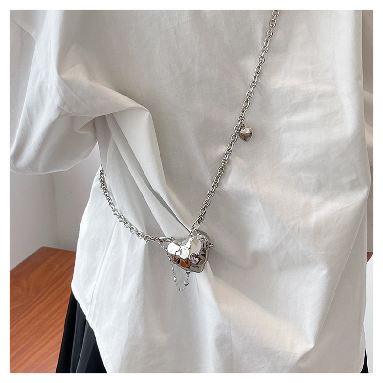 99g Weight Women's Mini Metal Heart Shape Streetwear Heart-shaped Magnetic Buckle Shoulder Bag Crossbody Bag
