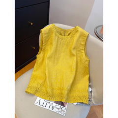 黄色のレース刺繍リネンノースリーブベスト女性のための 2025 夏ルーズラウンドネック気質コットンとリネンの女性のトップ