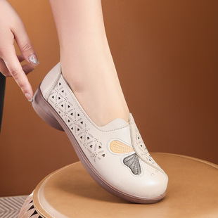 Mother Shoes Spring and Autumn Comfortable Middle-aged and Elderly Single-layer Shoes Non-slip Summer Genuine Leather Sandals with Holes Sandals