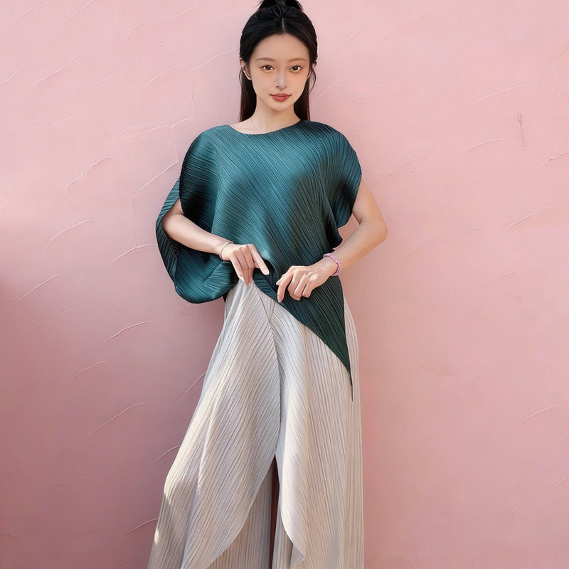 Miyake Pleated High-End Design Fashion Irregular Solid Color Round Neck Top for Women with Large Hem Wide-Leg Elastic Casual Pants Miyake Pleated High-End Design Fashion Irregular Solid Color Round Neck Top for Women with Large Hem Wide-Leg Elastic Casual Pants
