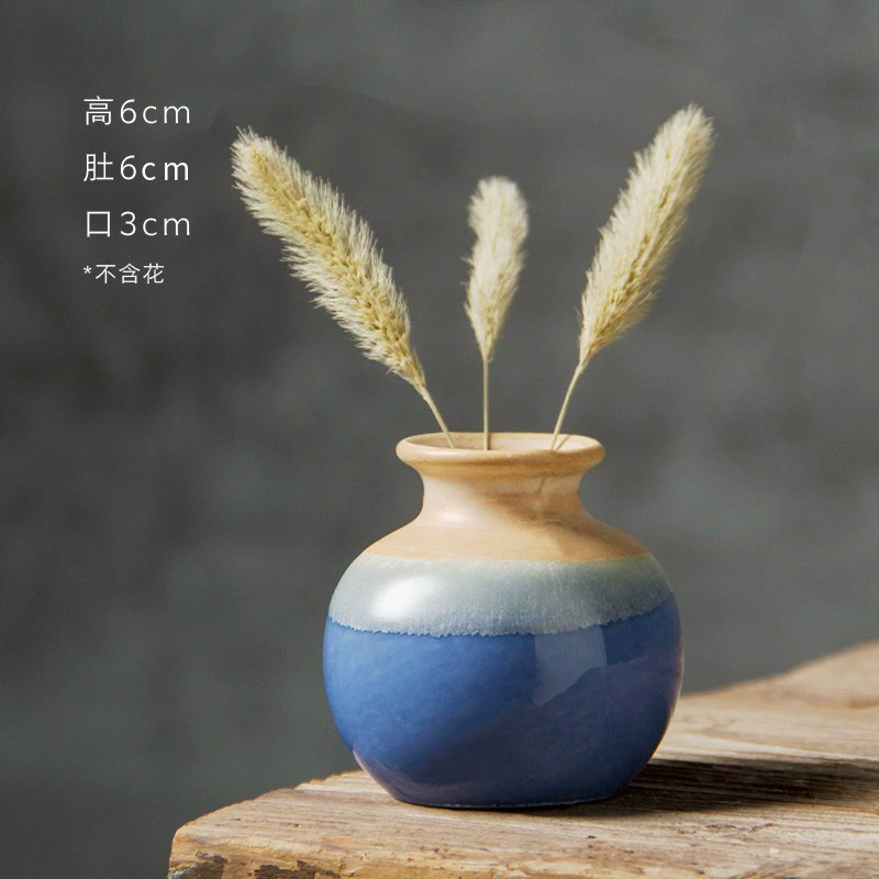 Creative small ceramic photography props flower-shaped, small vase