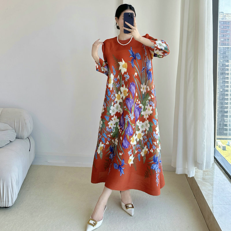 fashionable autumn long dress