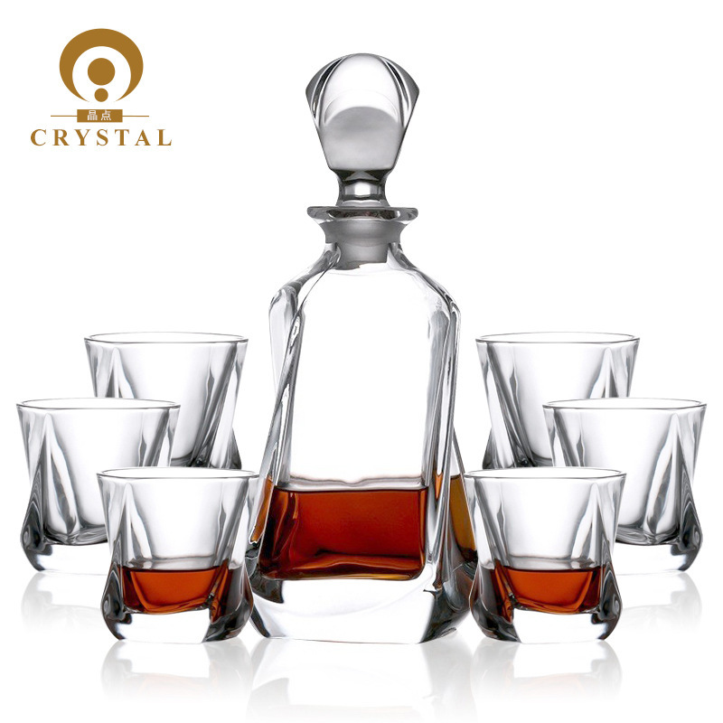 Comercio exterior transfronterizo suministro de alta calidad de vidrio de cristal checo whisky taza de vino casero decanter set de vino