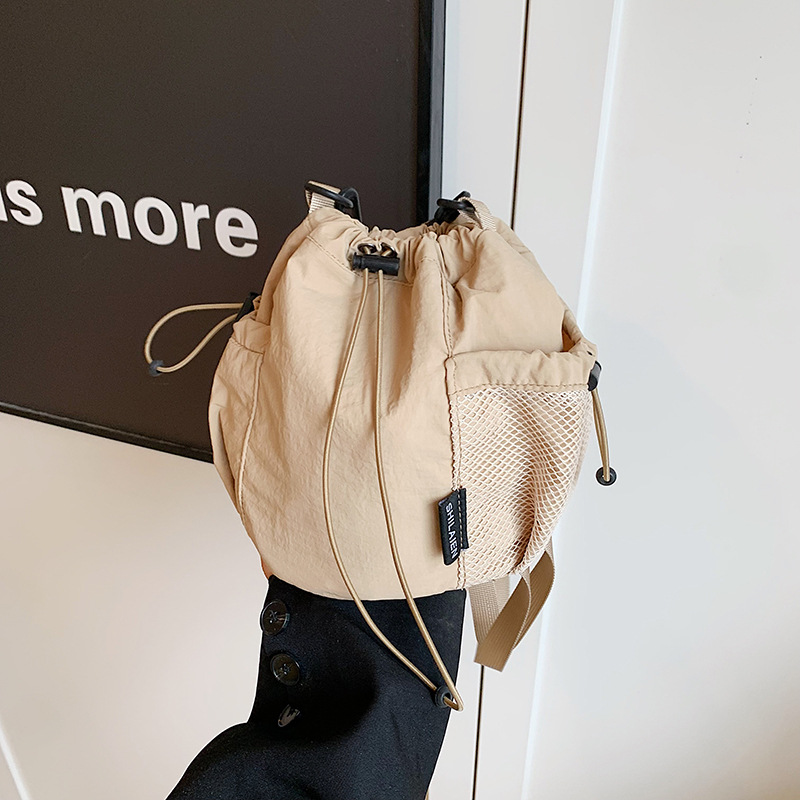 New shoulder bag ins nylon bucket bag for women with high-end feel, large capacity casual drawstring shoulder bag_voghion.com
