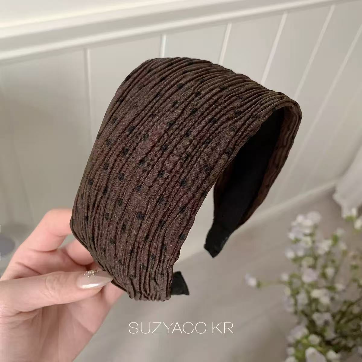 #322 pleated coffee polka dot