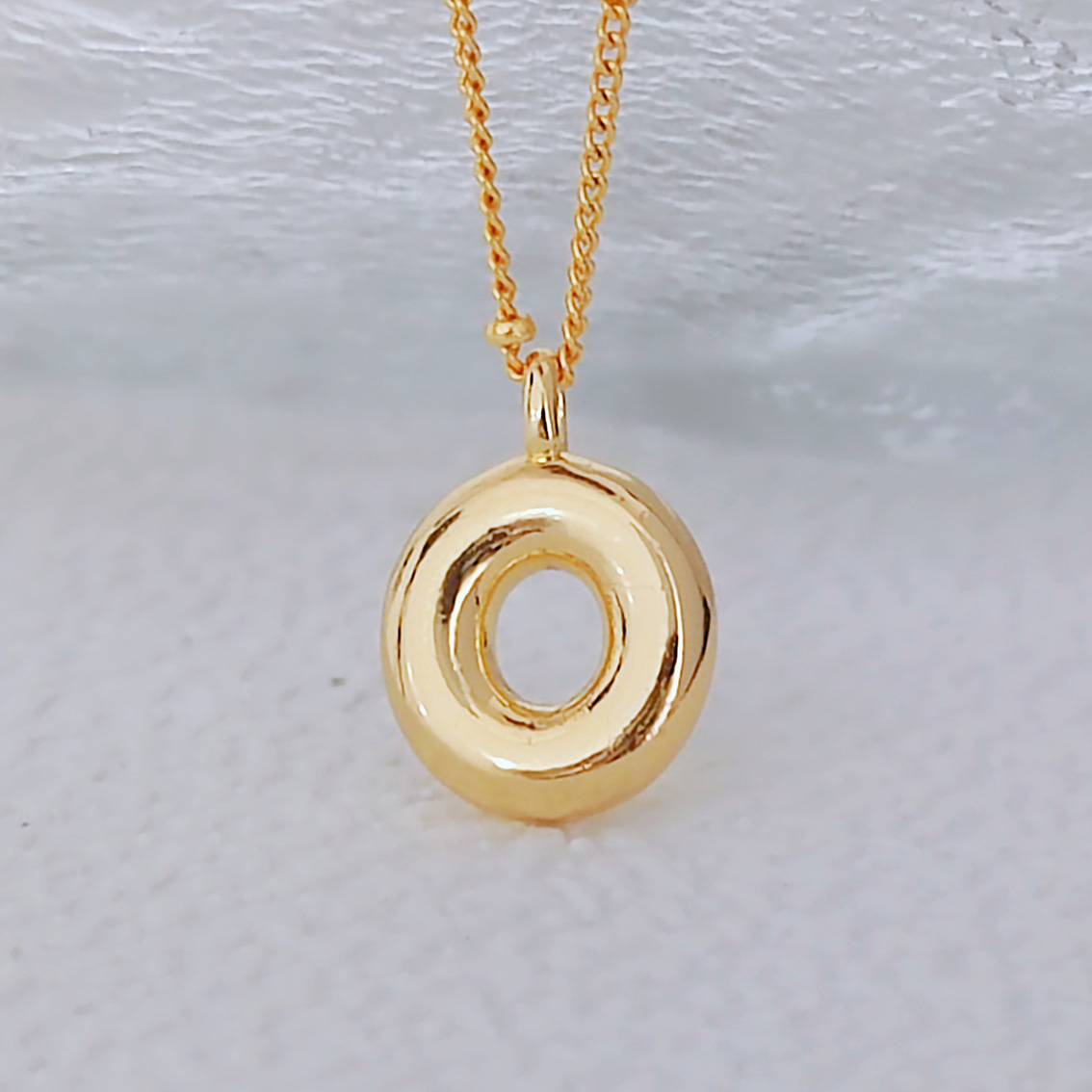 Transfronterizo Amazon venta caliente cobre chapado 18k oro real 26 letras inglesas collar colgante linda cadena de clavícula hip-hop