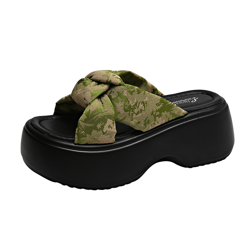 Thick Slippers Women's Small Size 33 New Chinese Style Summer Slides 2024 New Outfit Casual Beach Sandals and Slippers for Women