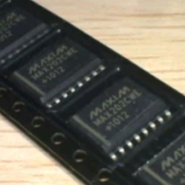 原厂供应MAX202EWE MAX202EWE+双收发器全新原装正品现货芯片