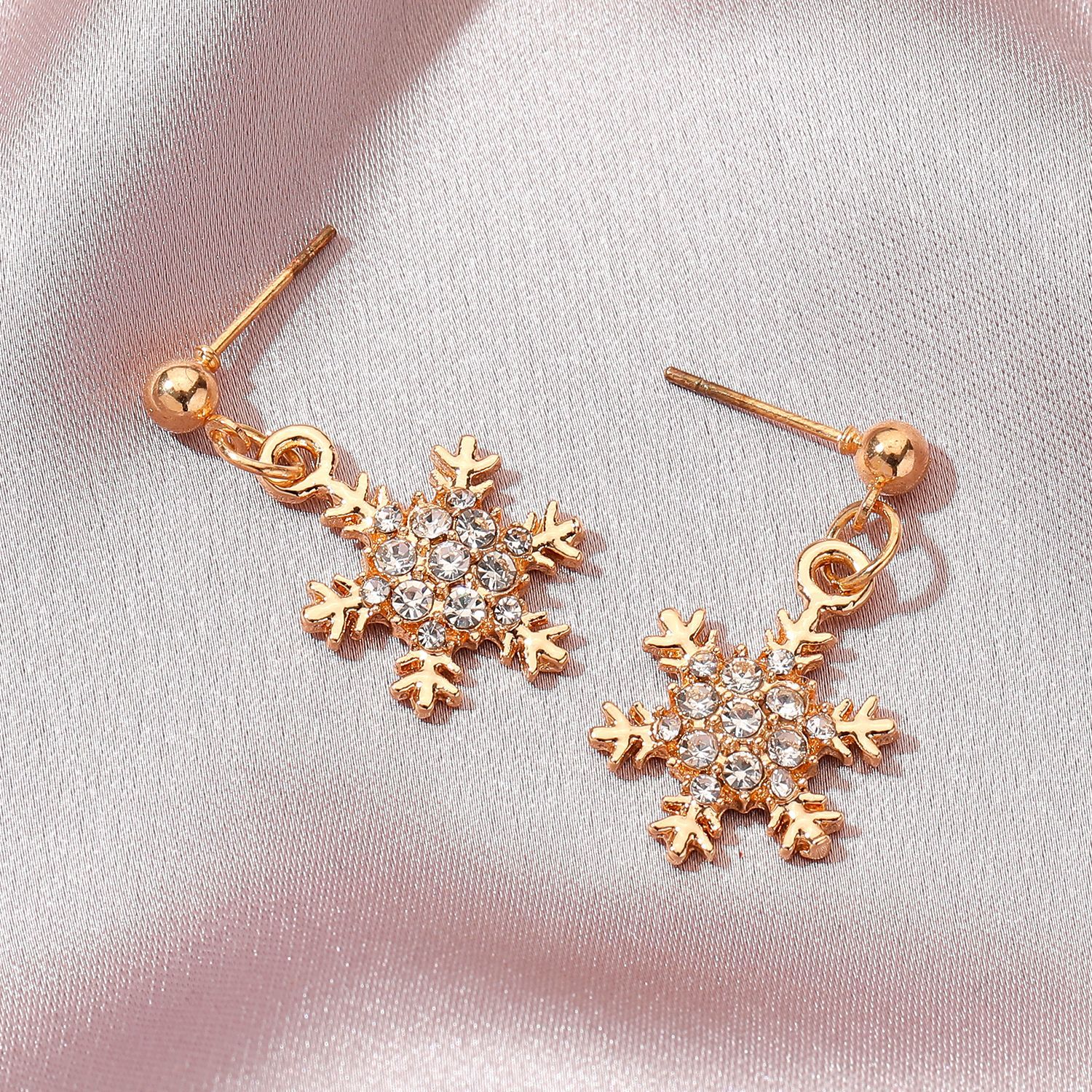 New Christmas Snowflake Earrings display picture 4
