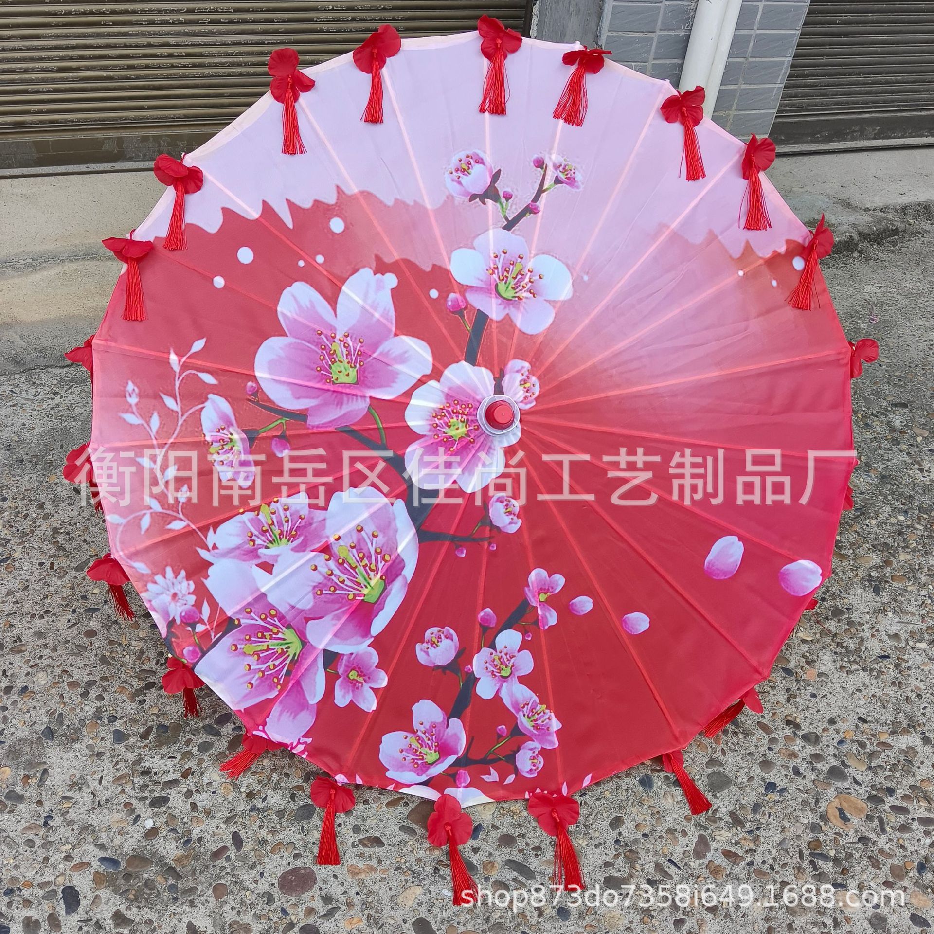 붉은 매화 큰 붉은 꽃잎 우산