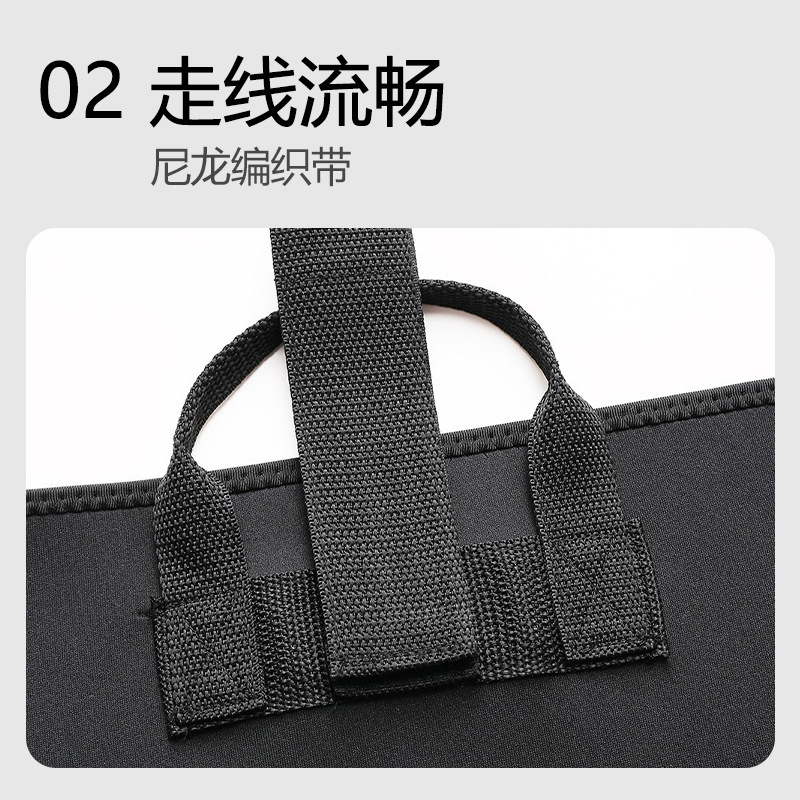 スキー板は単板のギョーザの皮を包んで、シングル肩のリュックサックの手はスケートボードを持って、厚いスキー板のカバーの防水防虫を収納します。