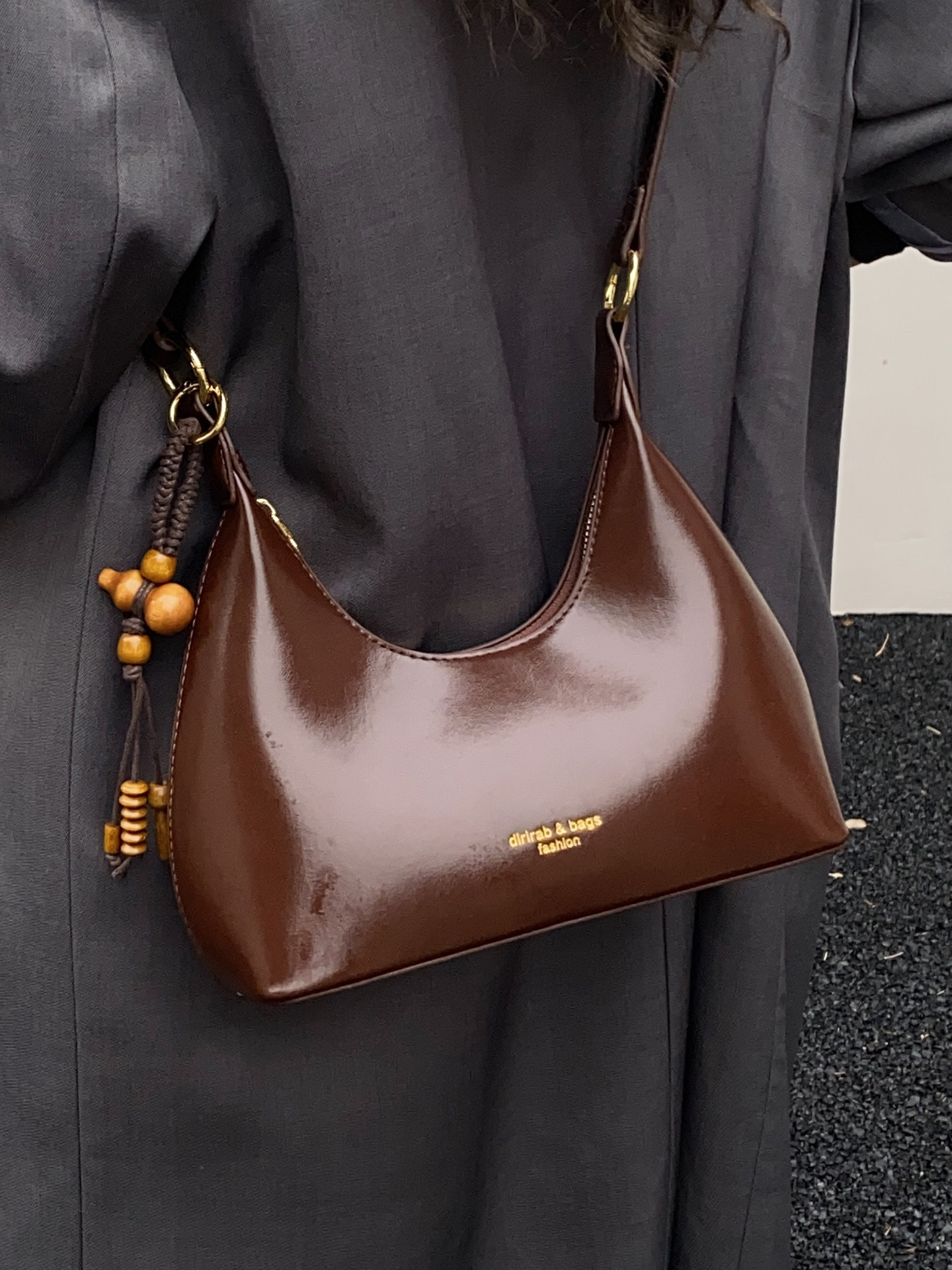 Nichezhong lujo ligero alto sentido brazalete para mujeres 2026 nuevo otoño invierno retro moda versátil viaje mochila de hombro