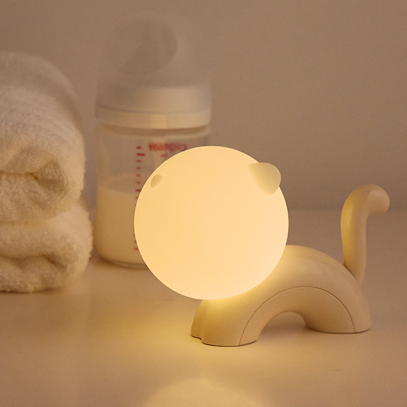ニャンニャンの夜の明かりをたたいて電気を充電します。寝室の寮のベッドの雰囲気の電気スタンドアニメの卒業シーズンの誕生日プレゼントです。|undefined